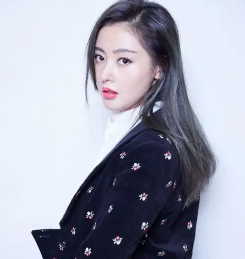 太子妃升职记播出5年后,男主角凉透了,男n号却成准影帝
