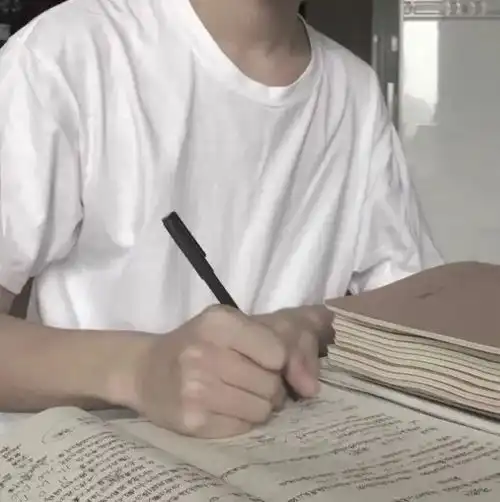 开学写在课本扉页的正能量短句

