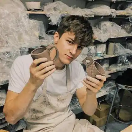 欧美个性男生头像,翻腾的心情无法平息的男人
