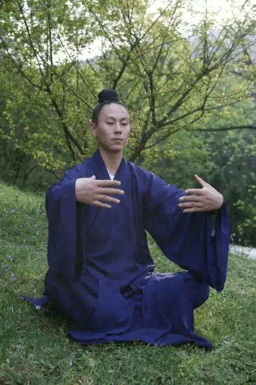 道家温肾补阳秘法之踏步摇头功
