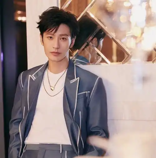 黄晓明否认去夜店,他和baby的关系太像这对夫妻了
