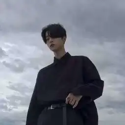 情侣交往男票深夜回复你3条消息,说明你已成为他的掌中宝
