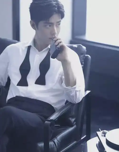 肖战又断层微博之夜投票稳居榜首,网传将要拍摄电影
