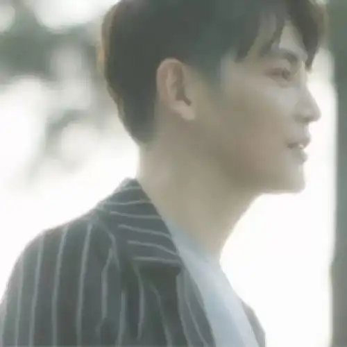 情侣头像,在他心里你永远是最美的
