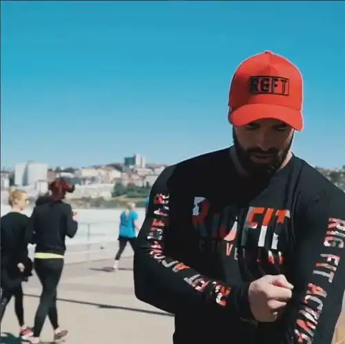 肌肉男一露肉,满屏都是荷尔蒙在窜动
