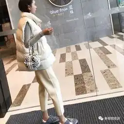 穿羽绒服千万别搭这3种下衣,真的丑哭了

