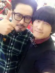 蘑菇兄弟唱歌演戏双开花获吴秀波称赞大有前途
