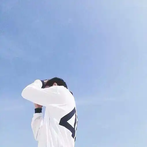 头像男生帅气背影高清
