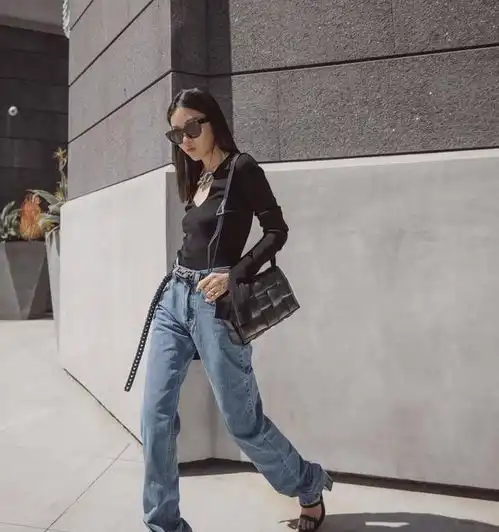 秋冬如何穿出大牌感不用学欧美风,这位香港博主更值得学习
