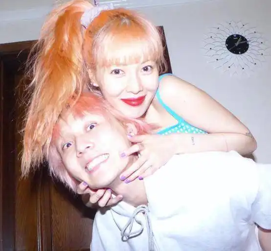 被笑是玩具戒指,泫雅和dawn的求婚戒其实来头不小
