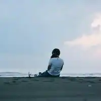 安静男生头像只想安安静静的想想你
