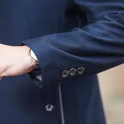 若你是4755岁,一定要在清明前拿下这散步服,利落又干练

