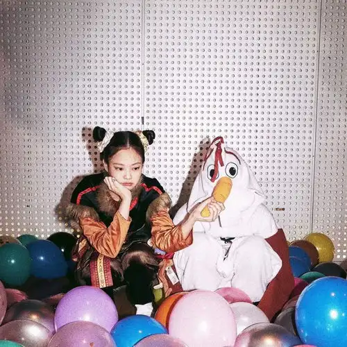 奶里奶气,金智妮超可爱头像
