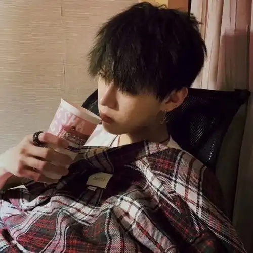 帅气男头高冷头像
