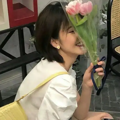 捧花女头收集世间温柔去见你
