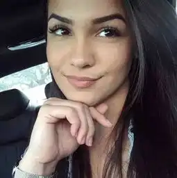 现实版春丽20岁美女模特拥有26寸粗腿,受男粉丝追捧
