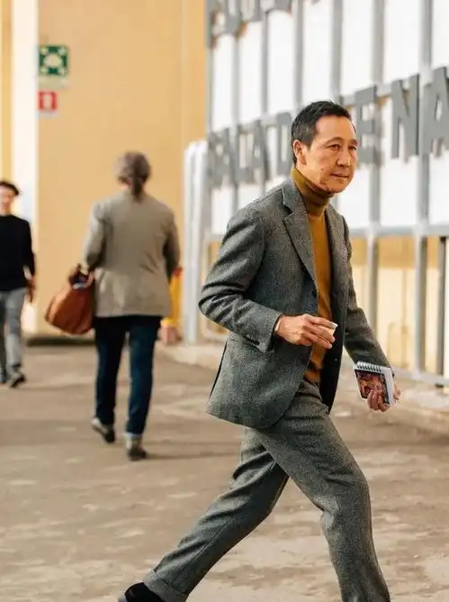 日本街头的浴血黑帮,完美诠释西装暴徒,教40岁男人如何穿西服
