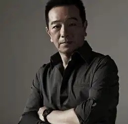 谁知道图片中的人的名字是什么或ins
