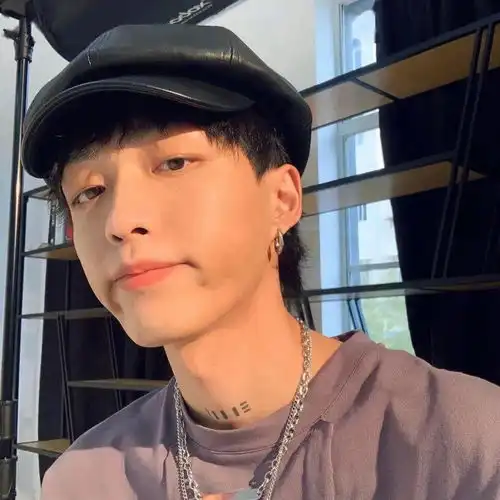 个性头像一段关系里失去分享欲差不多也就到头了吧
