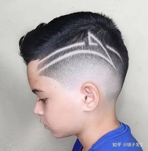 3到10岁小男孩,发型这样剪真帅气,妈妈们请为你儿子收藏
