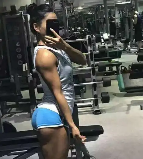 34岁宝妈励志健身,1年时间内,重回妙曼好身材
