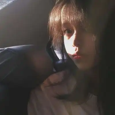 光与影女生头像
