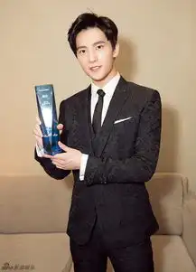 组图大写的赞杨洋荣获年度最具价值男艺人
