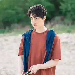 奔四的防腐剂男人李栋旭,竟然还可以穿衣显瘦脱衣有肉
