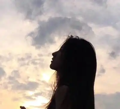 15句扎心窝的孤单句子,句句穿心
