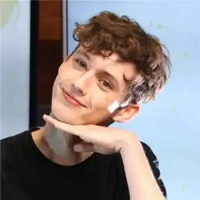 宝宝起名朝气蓬勃玉树临风的男孩名字大全
