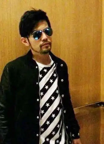 当头文字d里的男神们不再用第一人称漂移青春
