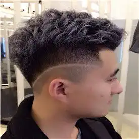 男生剪什么发型好看图换个发型就能提升颜值哟
