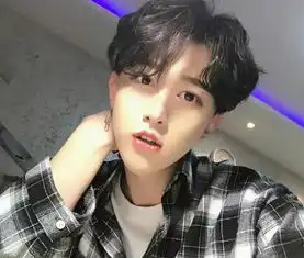 男生的脑回路,越喜欢越不会主动搭理网友什么鬼逻辑
