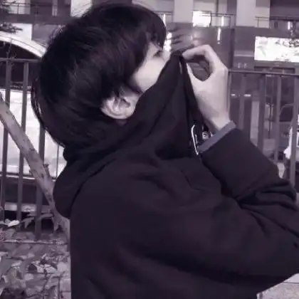 头像男伤感孤独,不想继续做颓废的男人了
