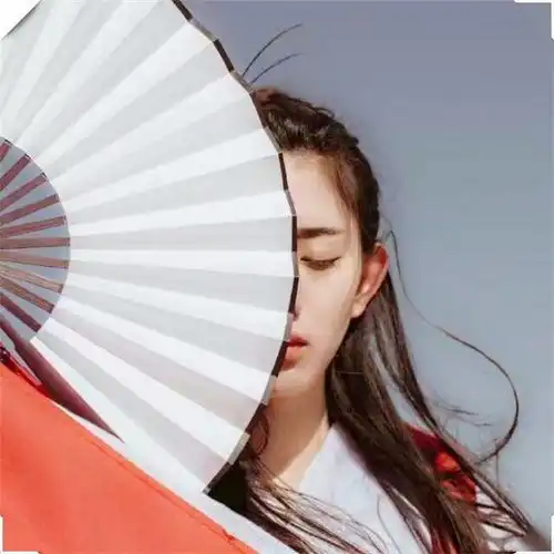 真心爱你的情人,十有八九给你发过3消息,一个没中是渣男
