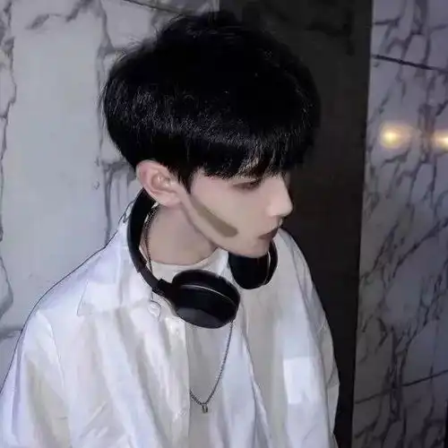 热门情侣头像精选别急这局游戏才刚刚开始
