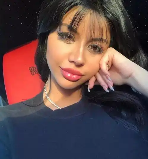 20岁未婚生女,逆袭成亿万富婆,她绝了
