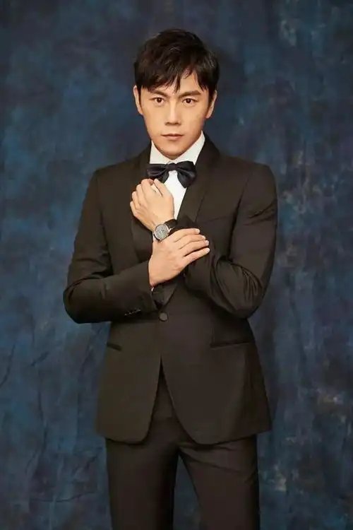 一度穷到兜里只剩200元,参加戛纳还是找章子怡借的礼服