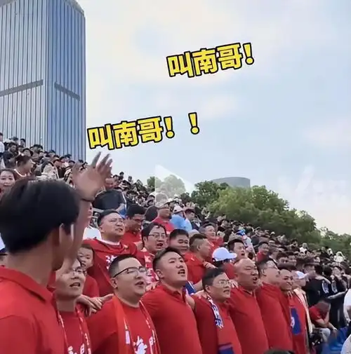 前国脚再谈国足500万年薪,国足是国内顶尖球员,拿钱是无可厚非
