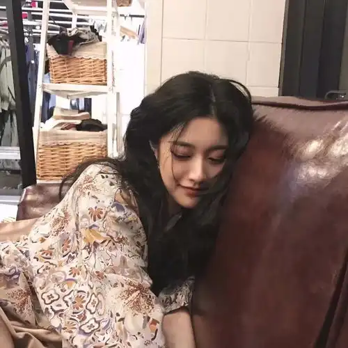 头像相信终有一天自己也会成为一道光
