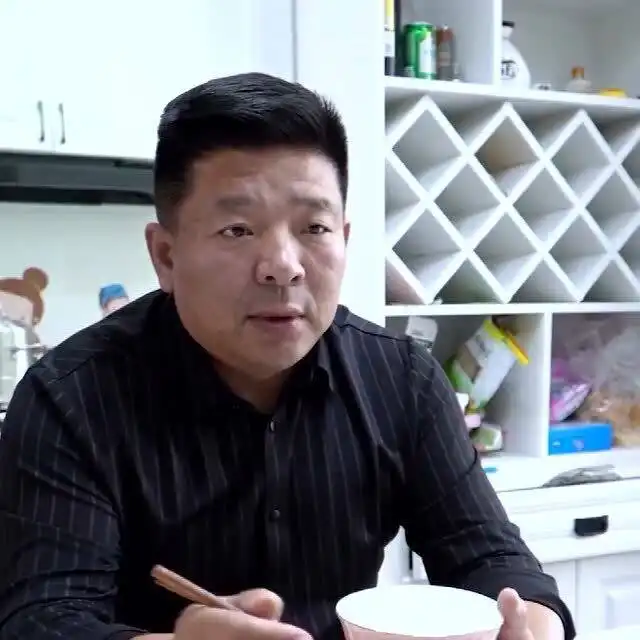 妻子迷上了网聊,甚至跟一个陌生男子相谈甚欢,这到底是想干嘛
