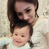 抱着孩子的情侣头像情侣