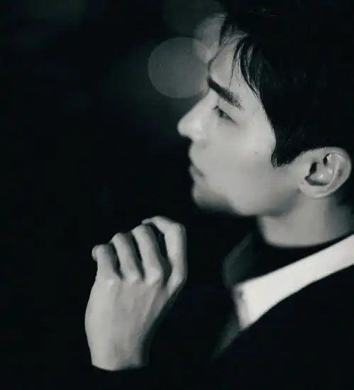 头像看着自己一天天越来越可爱也是蛮可怕的
