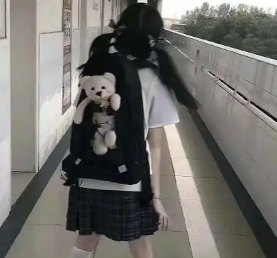 你偏爱的不露脸女生头像和精选治愈文案
