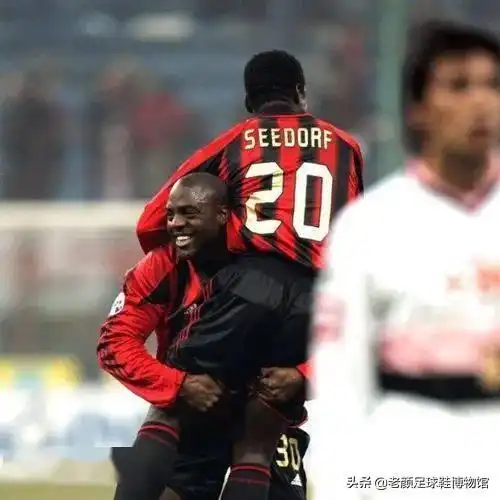 米兰政委面子有多大,让体重260斤大胖子加盟球队并获得正式出场
