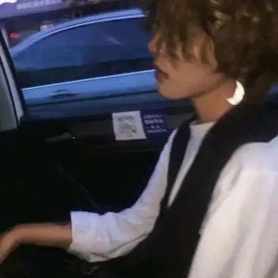 真人超级帅气又超级温柔的小清新头像万物各有时令爱也到了秋天
