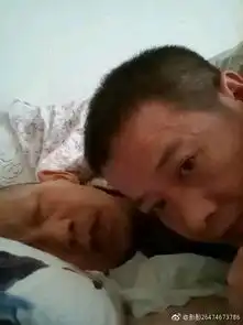 亲生儿子对自己的亲爹不好,男保姆为什么对他的亲爹非常的好呢
