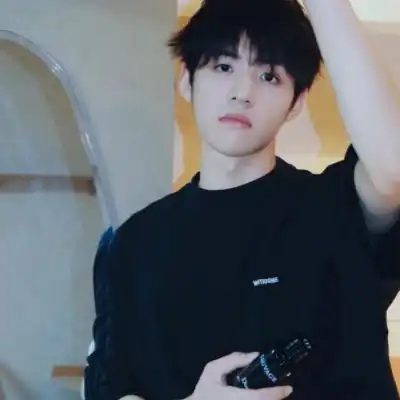 超级酷的男生头像真人很有气场气场强大的很酷的吸引人的男头
