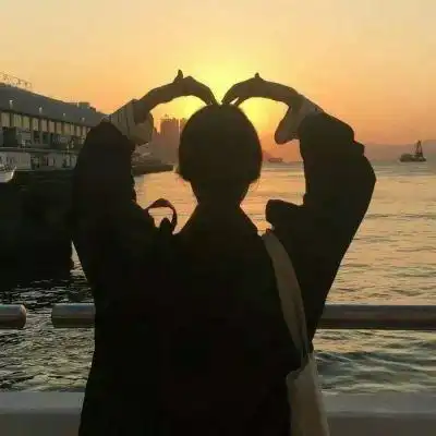 如果一个男的长期不换头像说明他是什么样的人
