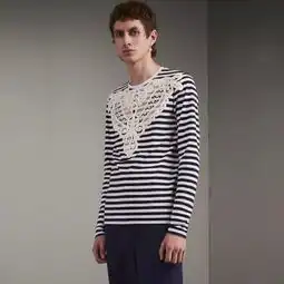 2017最潮搭配就是不好好穿衣服

